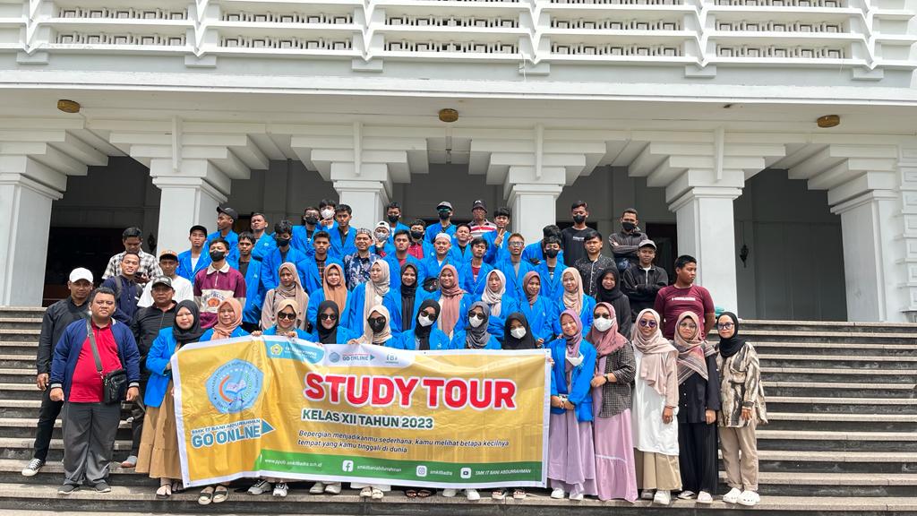 Study Tour & Perpisahan Siswa/i Kelas XII SMK IT Bani Abdurrahman Bontang di Tenggarong